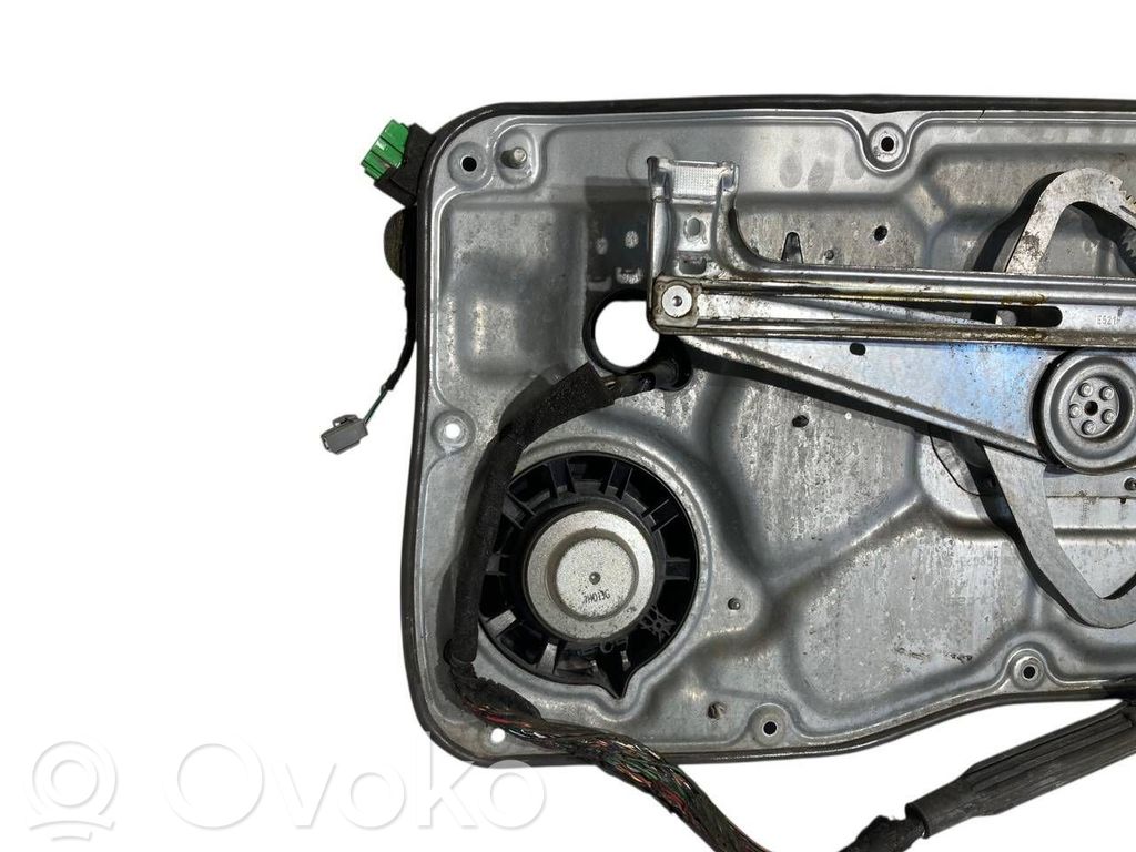 Priekšpusē elektriskā loga pacelšanas mehānisma komplekts