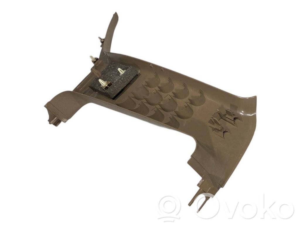 (D) statņa dekoratīvā apdare (augšdaļa)