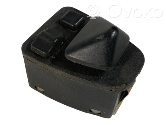 Sānu spoguļu slēdzis