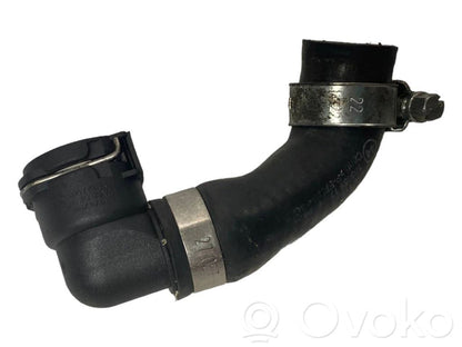 Caurulīte (-es) / šļūtene (-es)