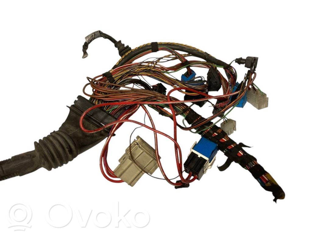 Dzinēja vadu instalācija