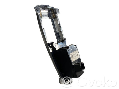 Rokas bremzes slēdzis