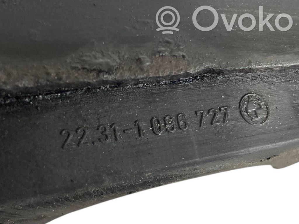 Transmission mounting bracket