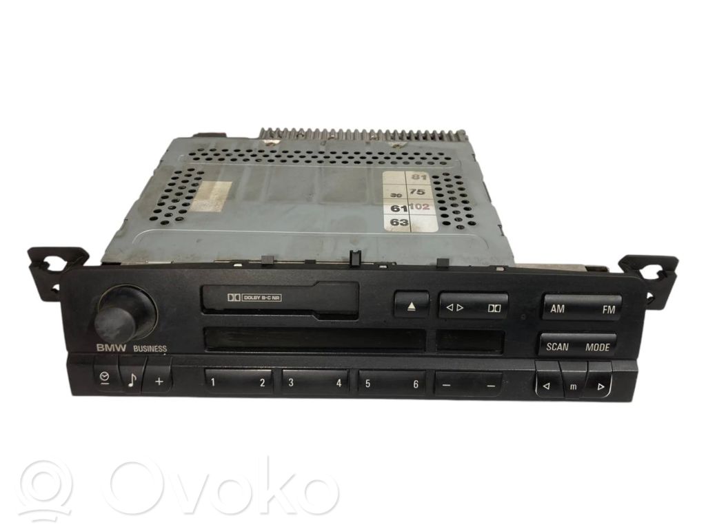 Radio / CD/DVD atskaņotājs / navigācija