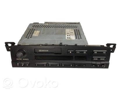 Radio / CD/DVD atskaņotājs / navigācija