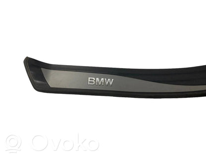 Rear door sill trim (inner)