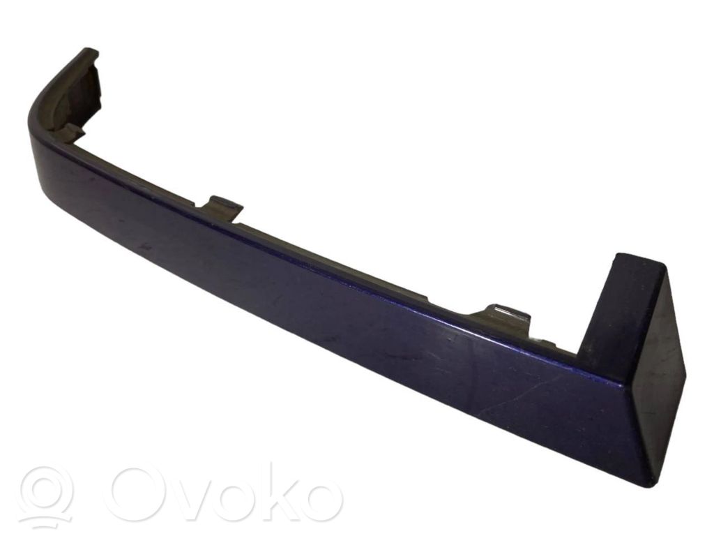 Aizmugurējā luktura dekoratīvā apdare