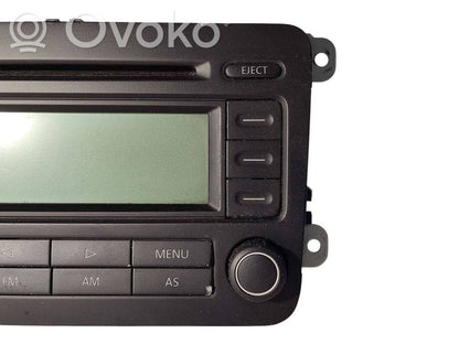 Radio / CD/DVD atskaņotājs / navigācija
