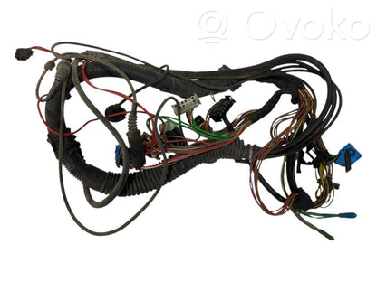 Pārnesumkārbas vadu instalācija