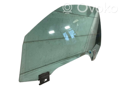 Priekšējo durvju stikls(divdurvju mašīnas)