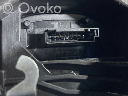 Aizmugurē slēdzene