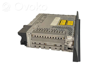 Radio / CD/DVD atskaņotājs / navigācija