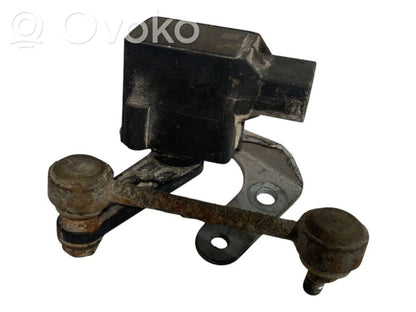 Augstuma sensors (priekšējo lukturu)