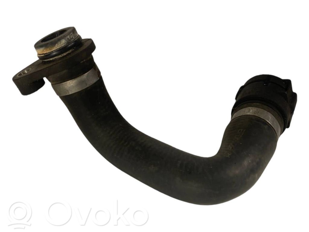 Caurulīte (-es) / šļūtene (-es)