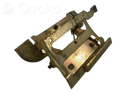 Aizmugurē turētājs / kronšteins ārējam atvēršanas rokturim