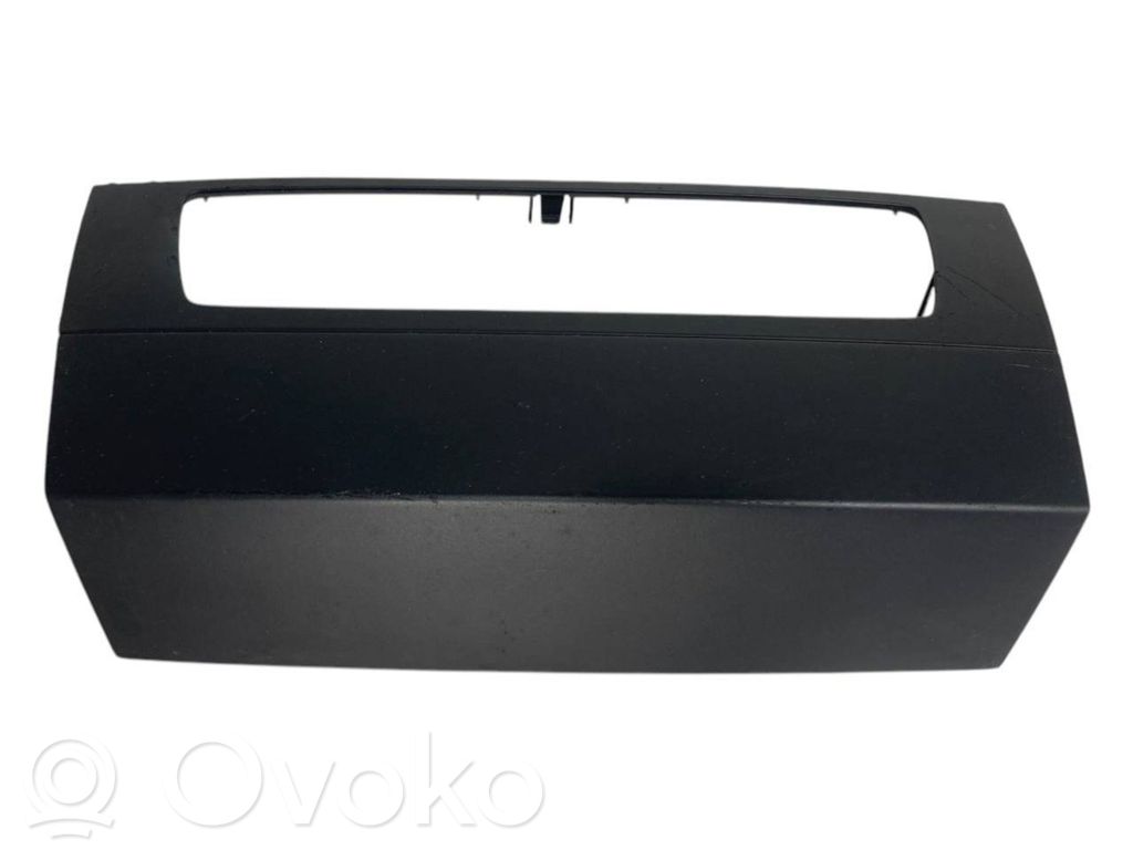 Radiouztvērēja / navigācija dekoratīvā apdare