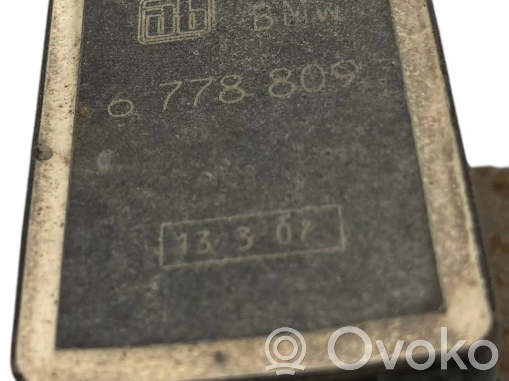 Augstuma sensors (priekšējo lukturu)