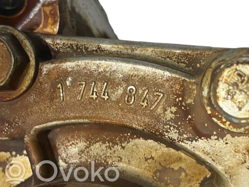 Distribution phase regulator