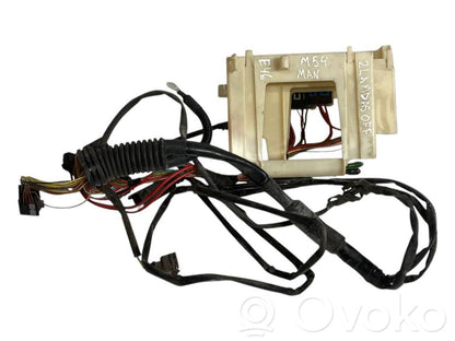 Pārnesumkārbas vadu instalācija