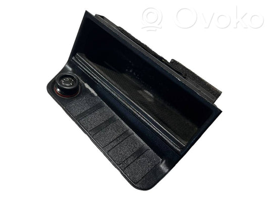 Cigarešu aizdedzināmā dekoratīvā apdare