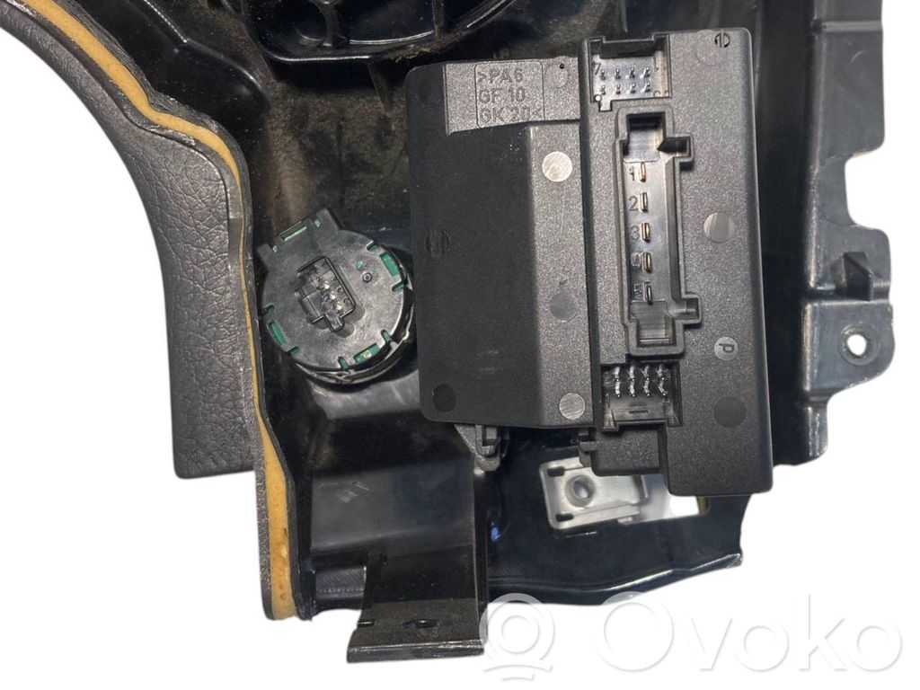 Paneļa dekoratīvās apdares vairogs (apakšējais)