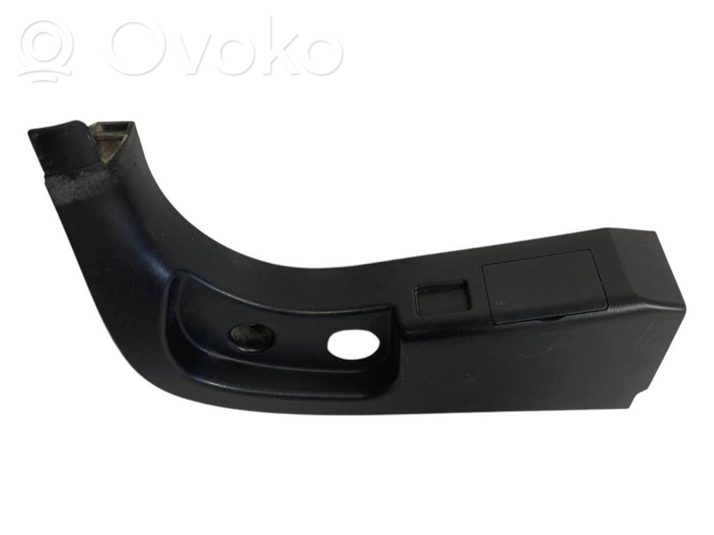 Kāju zonas sānu dekoratīvā apdare