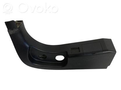 Kāju zonas sānu dekoratīvā apdare