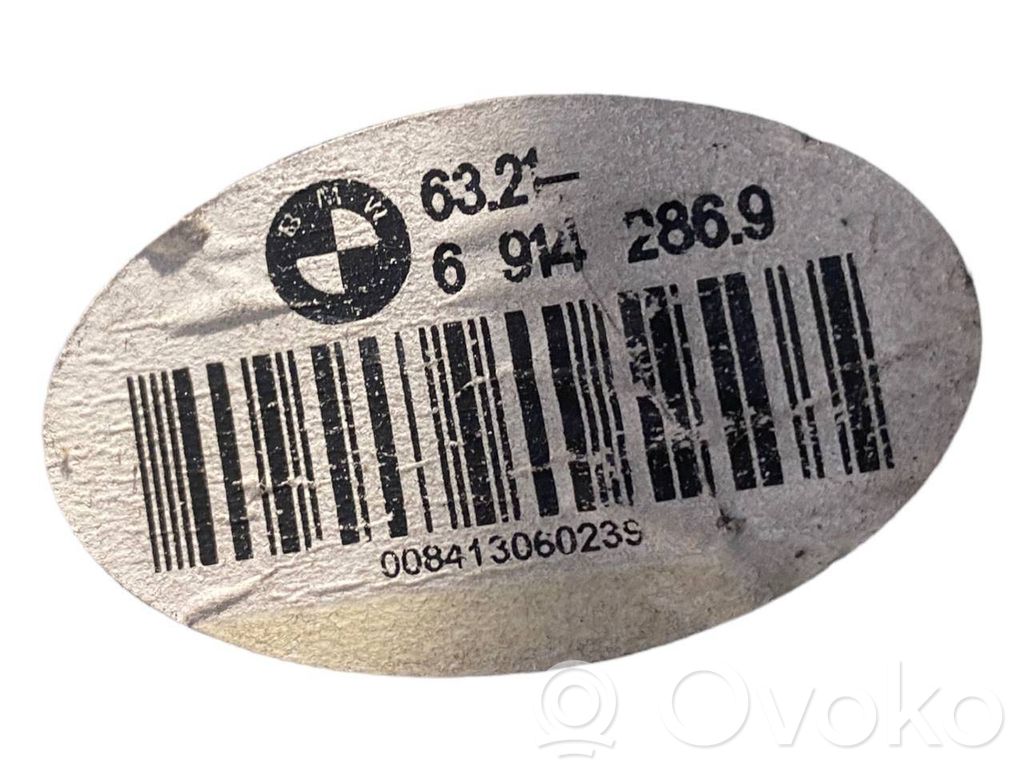 Aizmugurējais lukturis virsbūvē