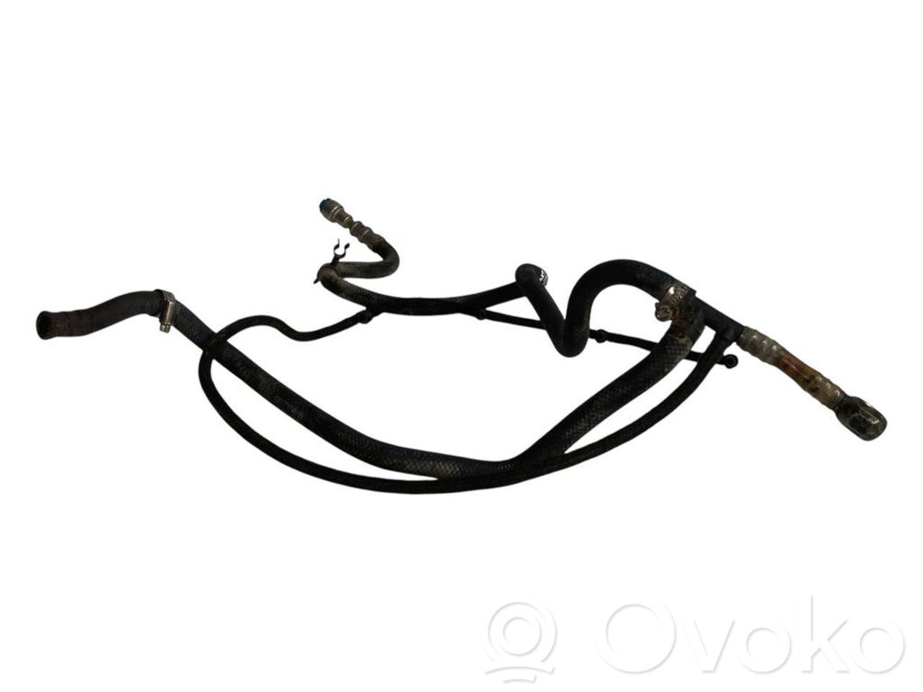 Caurule (-es) / šļūtene (-es)