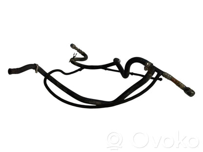 Caurule (-es) / šļūtene (-es)