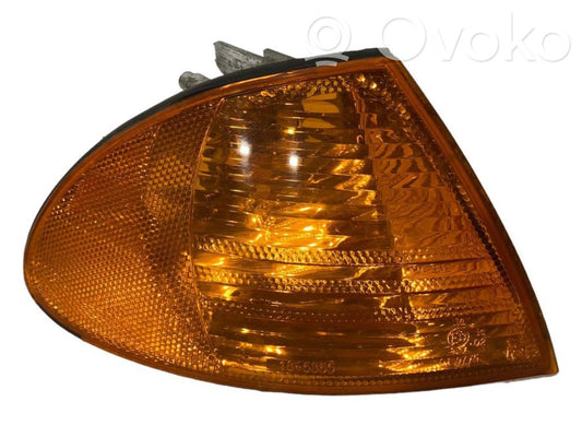 Передний поворотный свет