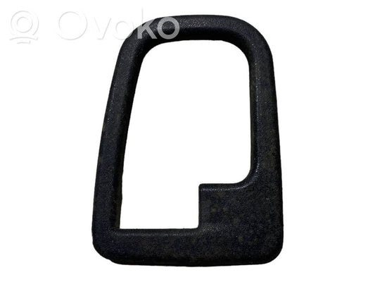 Cita veida aizmugurē durvju dekoratīvās apdares detaļas