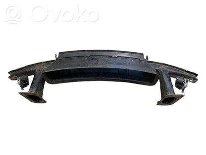 Priekšpusē bampera sija / balka