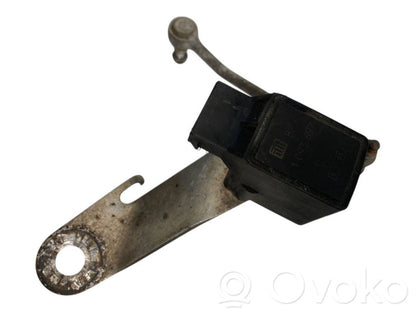 Augstuma sensors (priekšējo lukturu)