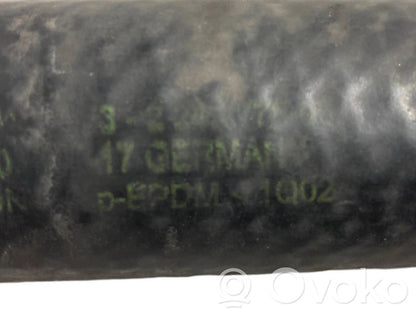 Caurulīte (-es) / šļūtene (-es)