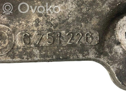 Engine mounting bracket