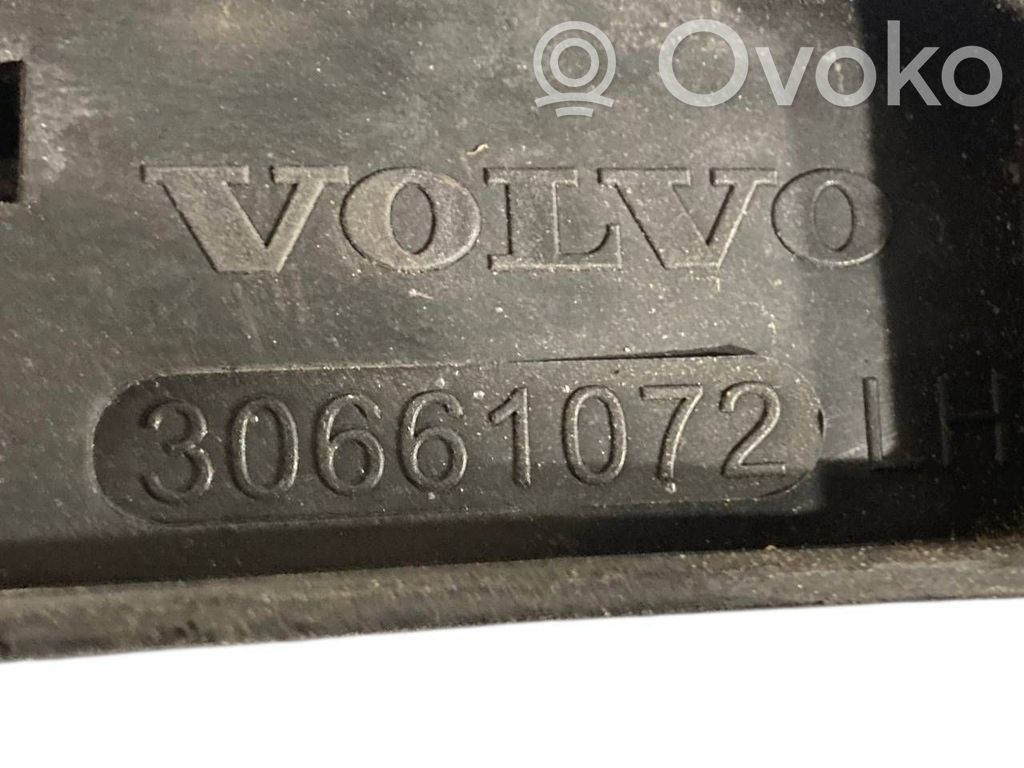 Priekšpusē turētājs / kronšteins ārējam atvēršanas rokturim