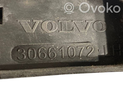 Priekšpusē turētājs / kronšteins ārējam atvēršanas rokturim