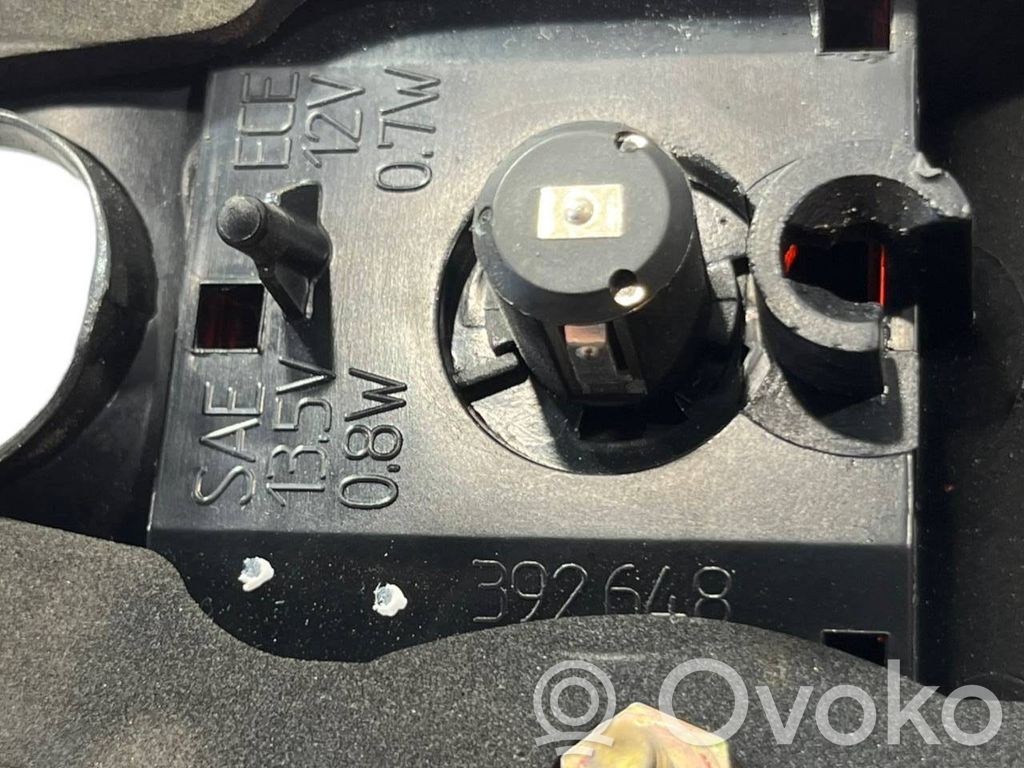 Aizmugurējais lukturis virsbūvē