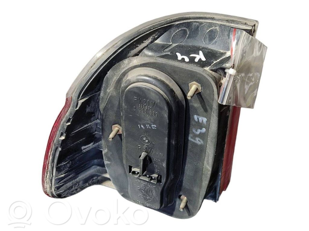 Aizmugurējais lukturis virsbūvē