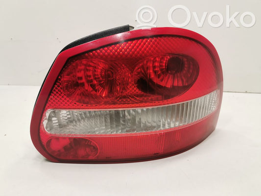 Aizmugurējais lukturis virsbūvē