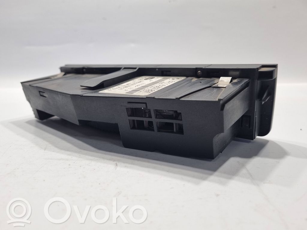 Gaisa kondicioniera / klimata kontroles / salona apsildes vadības bloks (salonā)