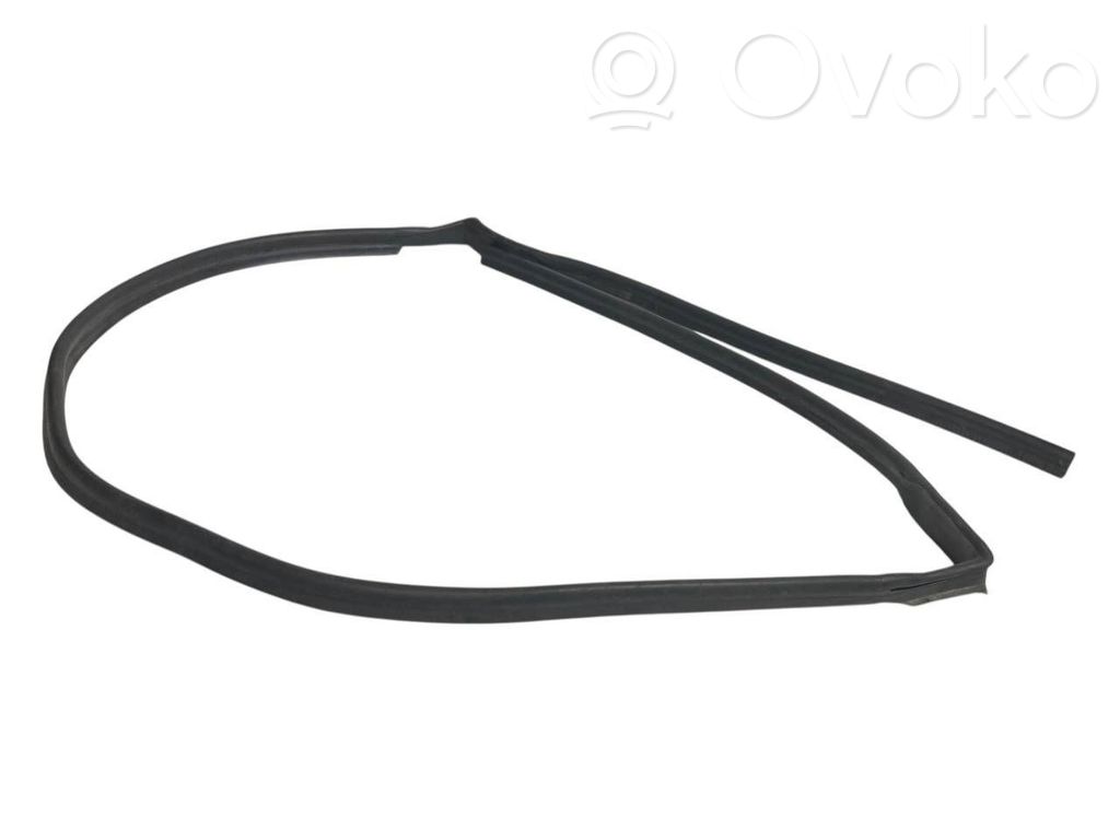 Резиновая накладка (на дверь багажника)