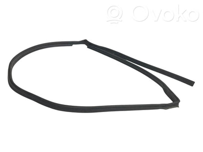 Резиновая накладка (на дверь багажника)