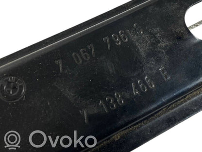 Priekšpusē elektriskā loga pacelšanas mehānisma komplekts