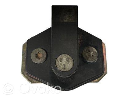 Aizmugurē slēdzenes cilpa