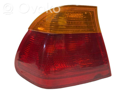 Aizmugurējais lukturis virsbūvē