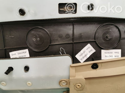 Priekšējo durvju apdare