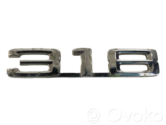 Manufacturer's plate / model letters