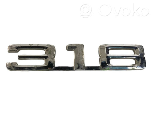 Manufacturer's plate / model letters